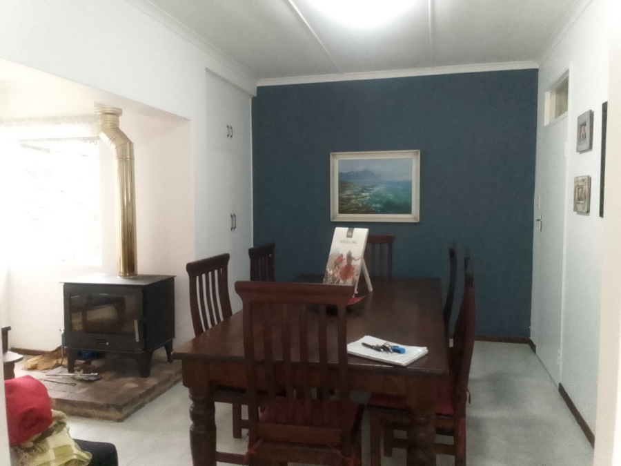 To Let 4 Bedroom Property for Rent in Glen Barrie Western Cape